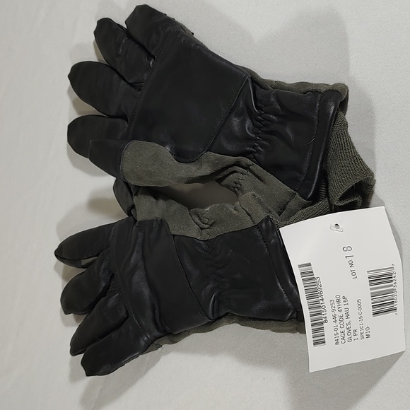Two Pairs of Military Gloves - Picture 4 of 6